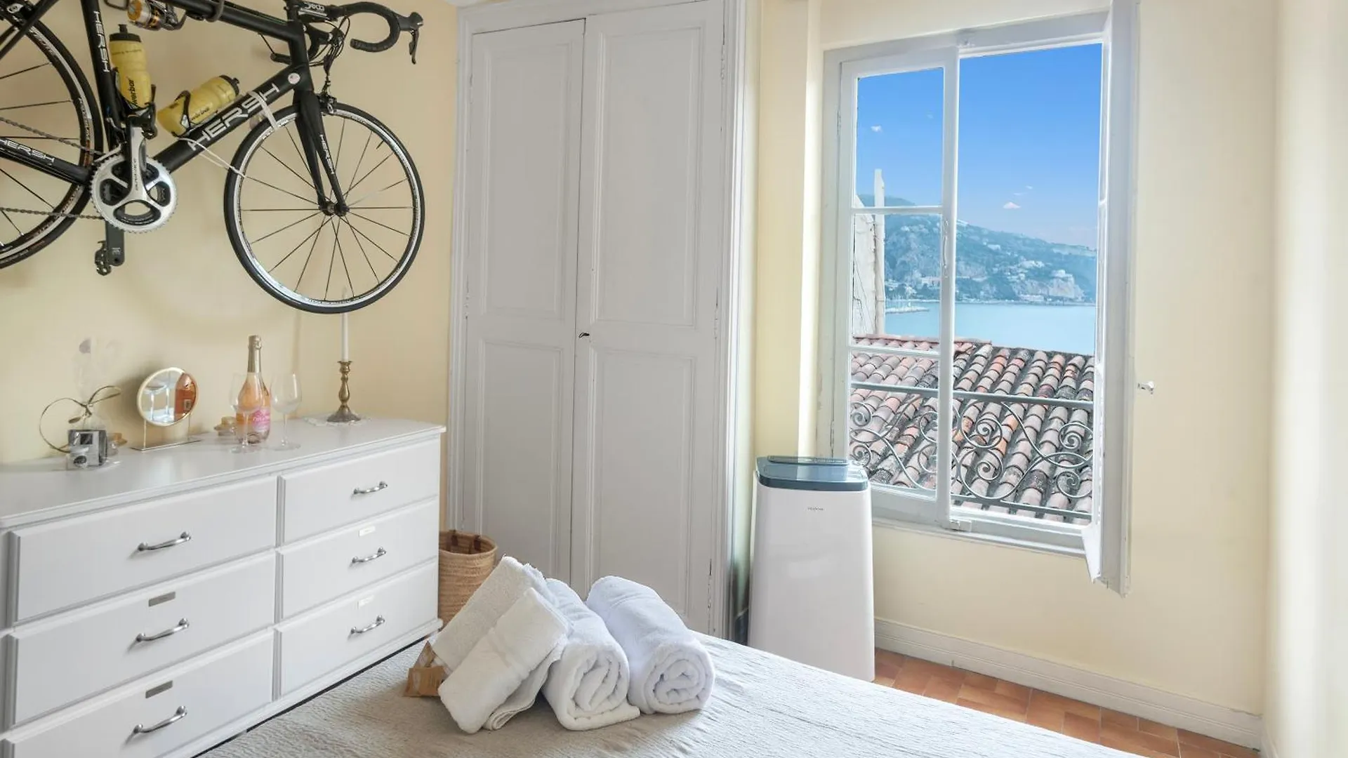 Mattoni - Happy Rentals Menton