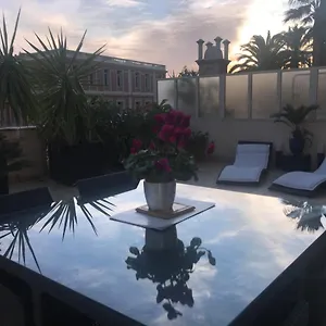 Apartment Terrasse Dans Palace Centre, Menton