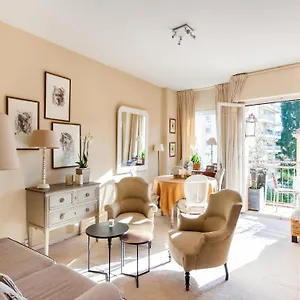Apartment In With Balcony Terrace, Menton